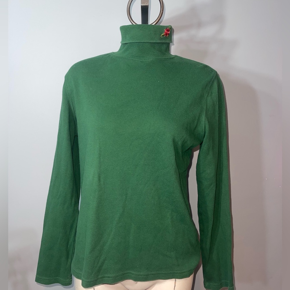 Holiday Editions green embroidered poinsettia turtleneck Christmas woman’s small
